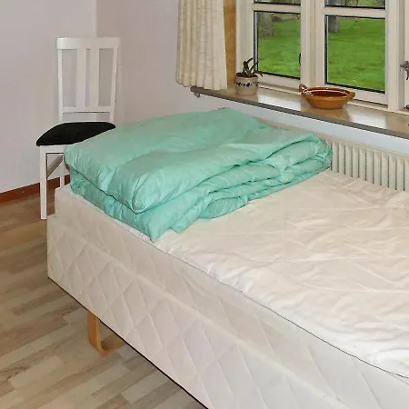 Ferienhaus Five-bedroom Holiday In Broager