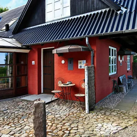 Ferienhaus Five-bedroom Holiday In Broager