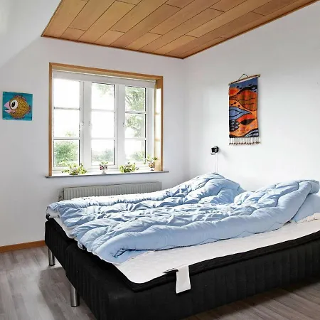 Feriehus Five-bedroom Holiday In